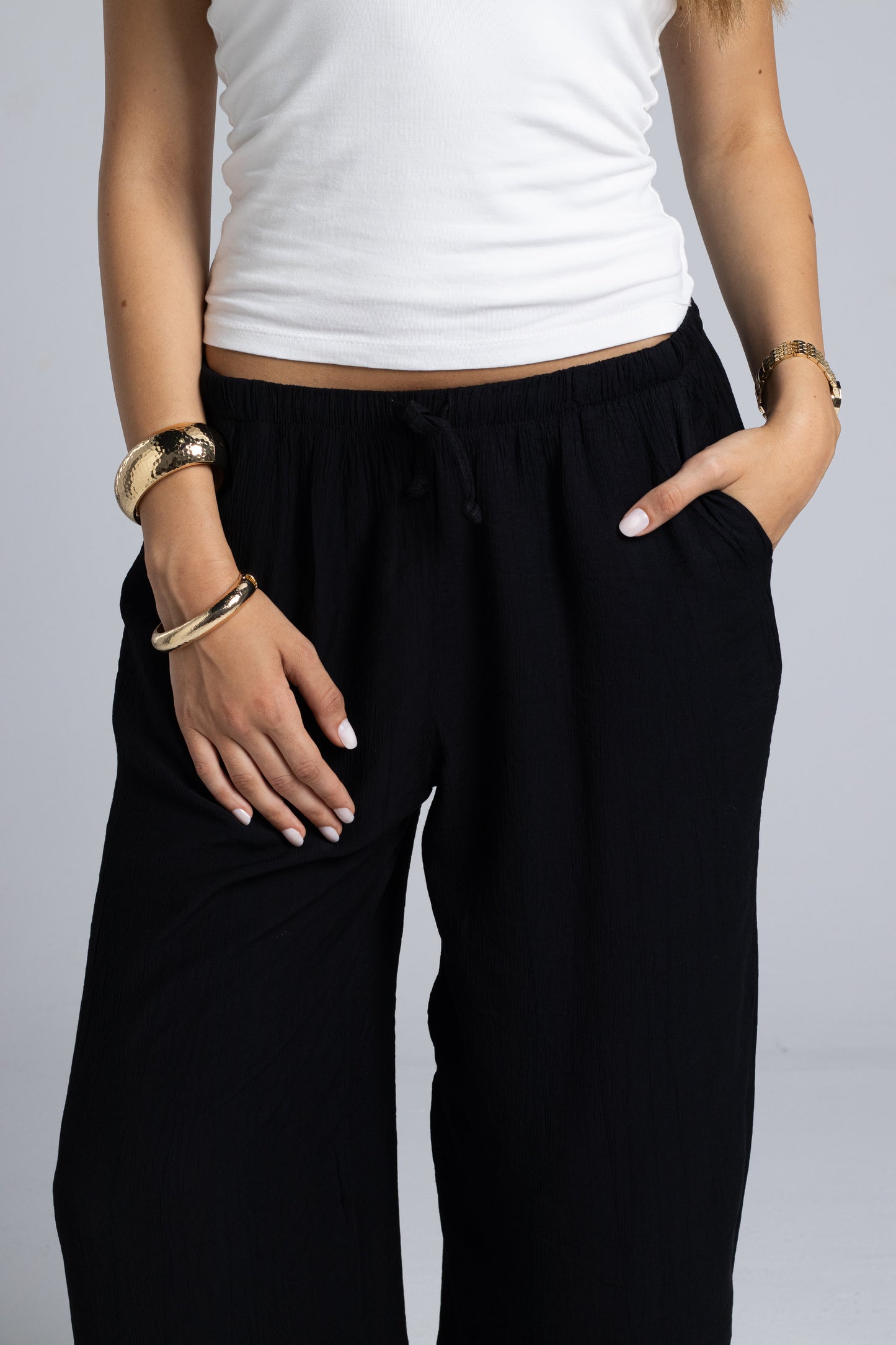 Wide-Leg Trouser
