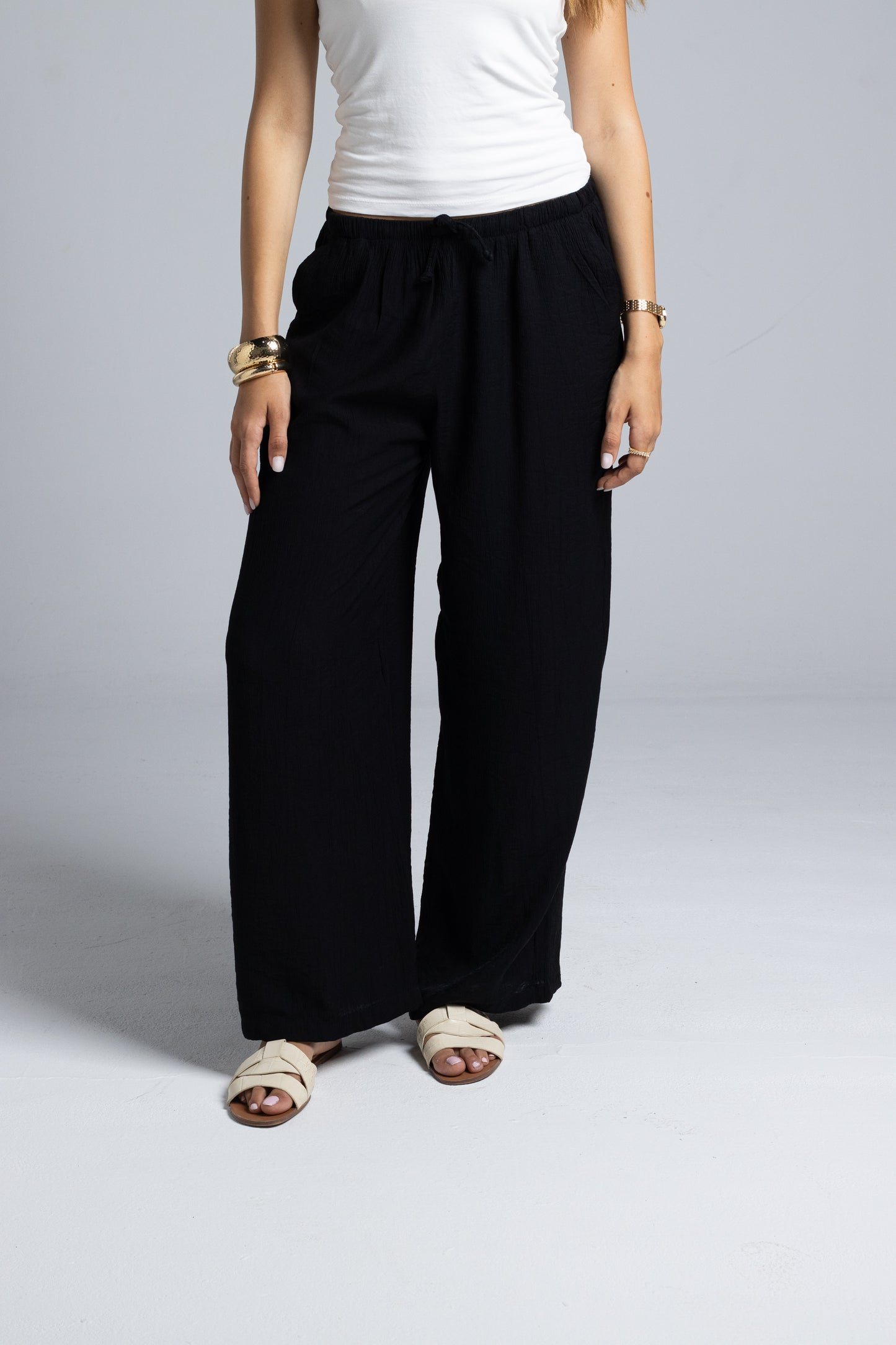 Wide-Leg Trouser