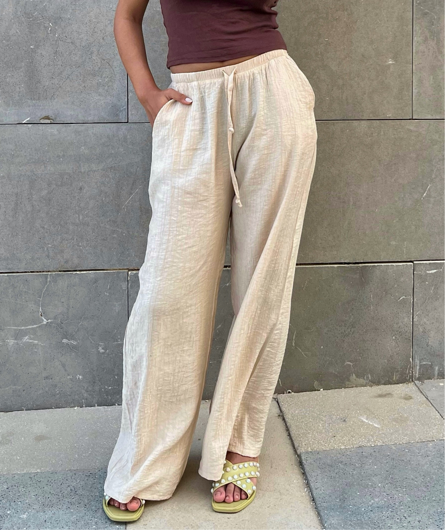 Wide-Leg Trouser