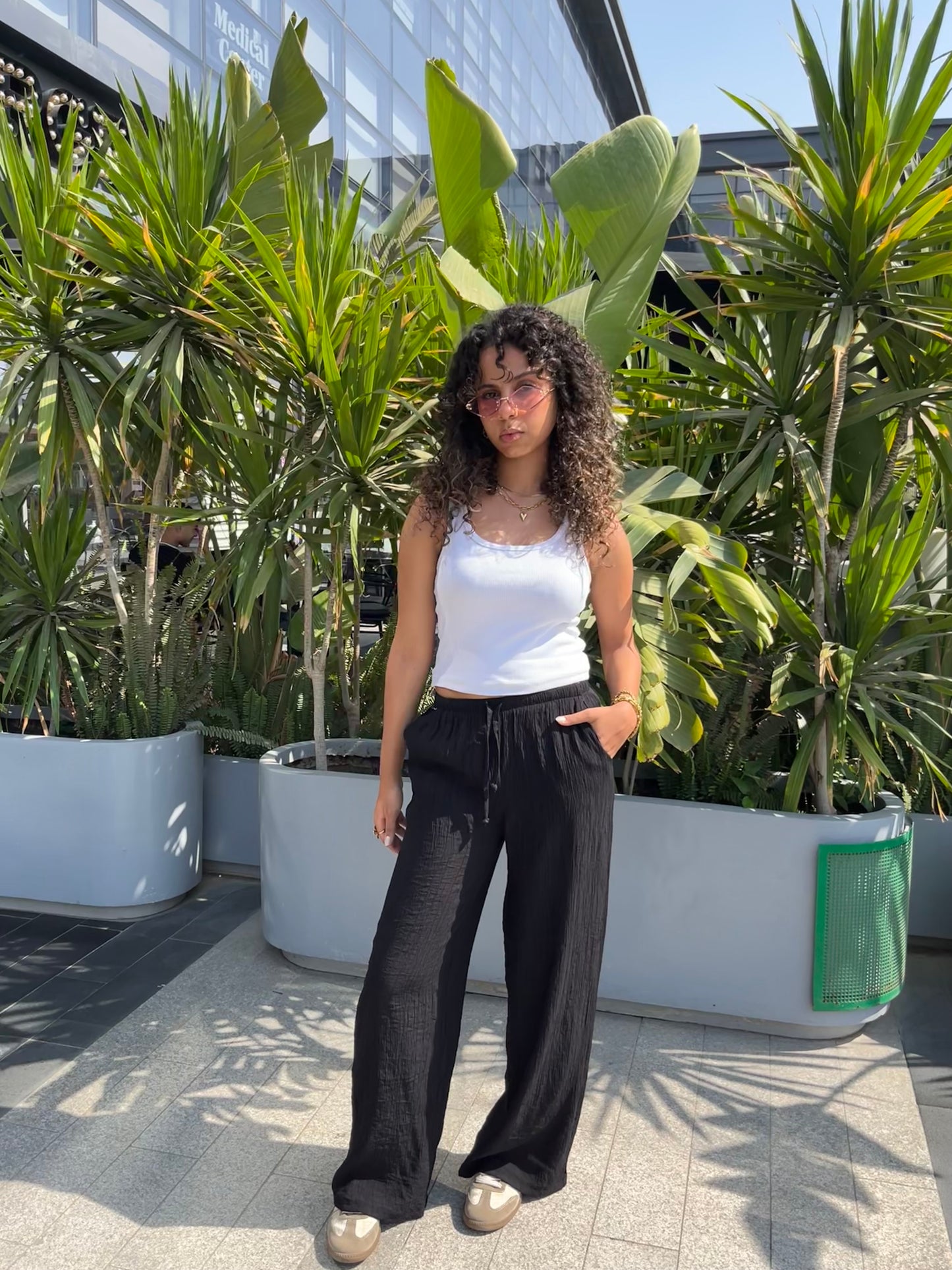 Wide-Leg Trouser