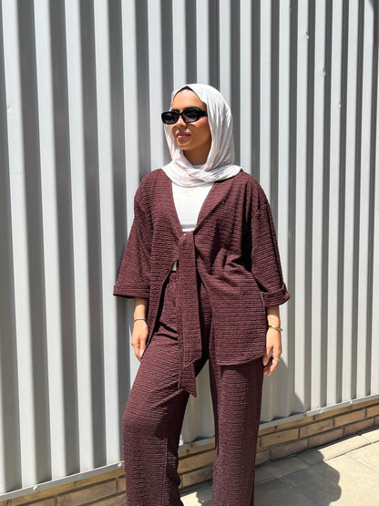 Rustic Set With Front Knot