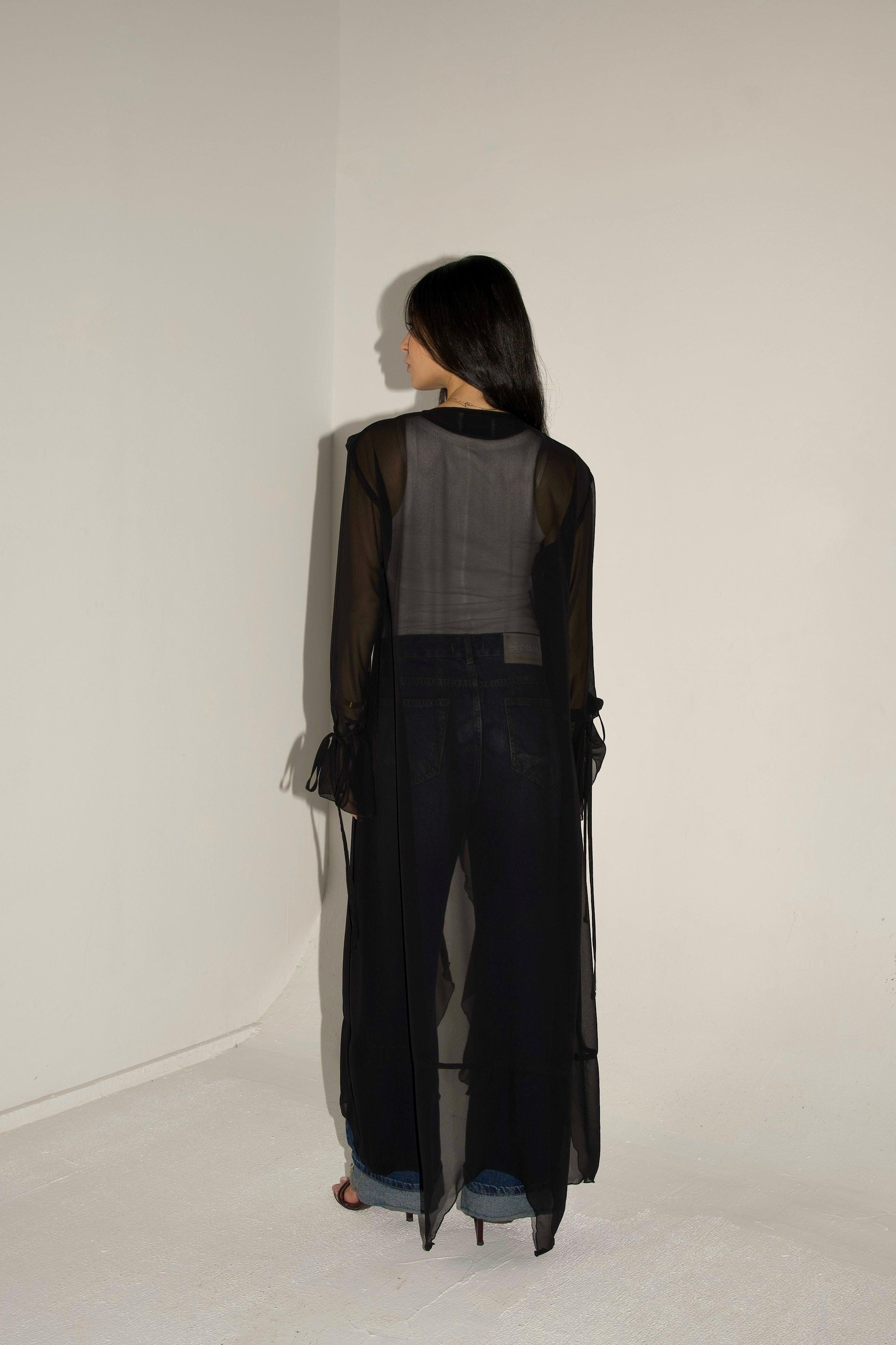 Ruffles cardigan in black